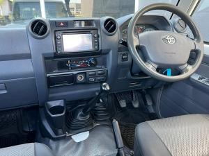 Toyota Land Cruiser 79 4.0 V6 single cab - Image 13