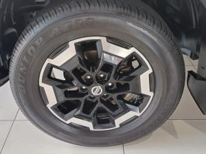 Nissan Navara 2.5DDTi double cab LE Plus 4x4 - Image 9