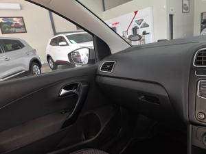 Volkswagen Polo sedan 1.6 Comfortline - Image 15