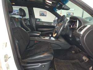 Jeep Grand Cherokee SRT - Image 11