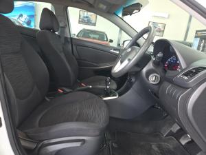 Hyundai Accent sedan 1.6 Motion - Image 10