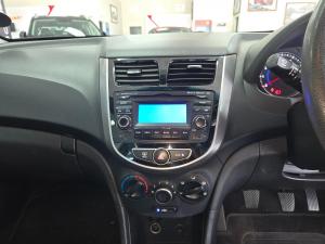 Hyundai Accent sedan 1.6 Motion - Image 15