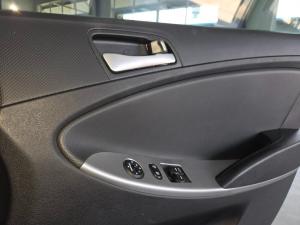Hyundai Accent sedan 1.6 Motion - Image 20