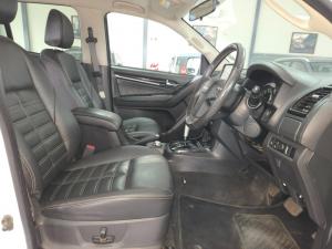 Isuzu mu-X 3.0 4WD - Image 11