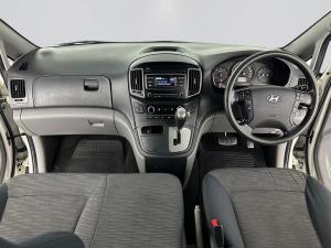 Hyundai H-1 2.5 Crdi Multicab automatic 6 Seat - Image 11