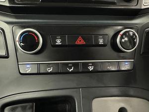 Hyundai H-1 2.5 Crdi Multicab automatic 6 Seat - Image 9