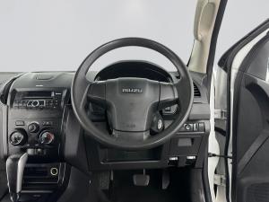 Isuzu D-MAX 250 HO HI-RIDE automatic D/C - Image 13