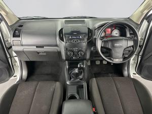 Isuzu D-MAX 250 HO HI-RIDE D/C - Image 9