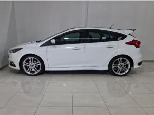 Ford Focus ST 3 - Image 2