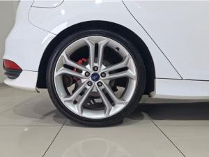 Ford Focus ST 3 - Image 7