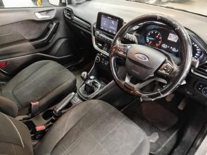 Ford Fiesta 5-door 1.4 Ambiente (aircon+audio) - Image 2