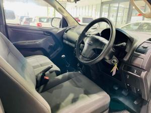 Isuzu D-Max Gen 6 250 single cab Fleetside safety - Image 7