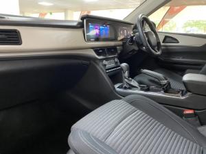 Mahindra XUV700 2.0T AX5 - Image 11