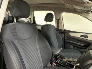 Mahindra XUV700 2.0T AX5 - Image 8