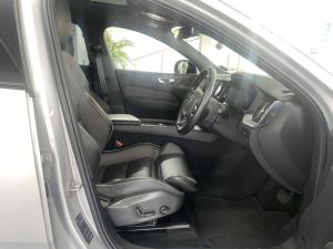 Volvo XC60 B5 AWD Plus Dark - Image 16