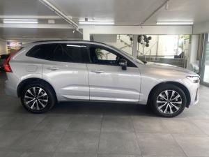 Volvo XC60 B5 AWD Plus Dark - Image 2