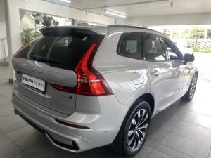 Volvo XC60 B5 AWD Plus Dark - Image 3
