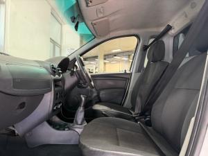 Nissan NP200 1.6i - Image 11