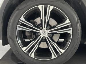 Volvo XC40 D4 AWD Momentum - Image 15