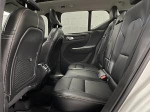Volvo XC40 D4 AWD Momentum - Image 7