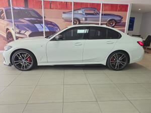 BMW 3 Series 320i Mzansi Edition - Image 3