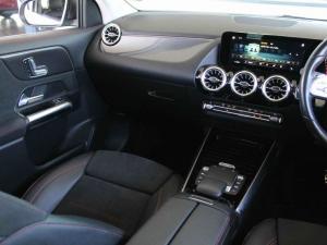 Mercedes-Benz GLA GLA200d - Image 10