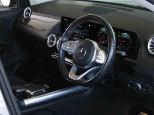 Mercedes-Benz GLA GLA200d - Image 13