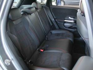 Mercedes-Benz GLA GLA200d - Image 17