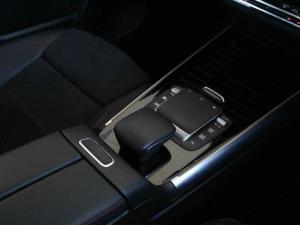 Mercedes-Benz GLA GLA200d - Image 9