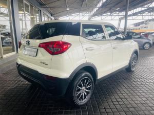 Mahindra XUV300 1.5TD W4 - Image 7