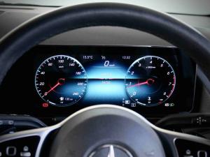 Mercedes-Benz GLA GLA200 - Image 8