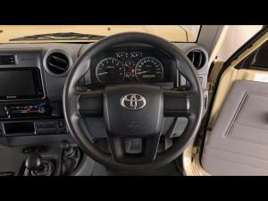Toyota Land Cruiser 79 4.0 V6 double cab - Image 7