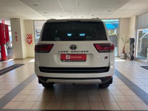 Toyota Land Cruiser 300 3.3D GR-Sport - Image 5