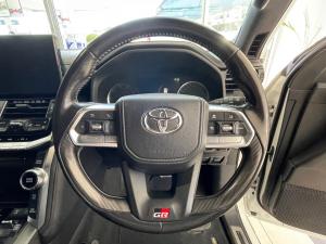 Toyota Land Cruiser 300 3.3D GR-Sport - Image 8