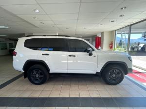 Toyota Land Cruiser 300 3.3D GR-Sport - Image 3