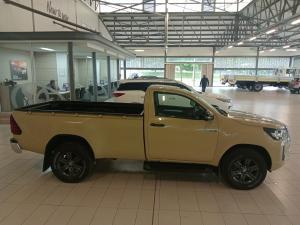 Toyota Hilux 2.4GD-6 single cab Raider manual - Image 3