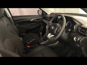 Toyota Urban Cruiser 1.5 XR manual - Image 10