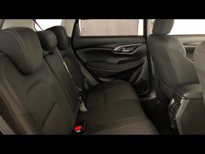 Toyota Urban Cruiser 1.5 XR manual - Image 12