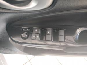 Toyota Yaris 1.5 Xs - Image 10