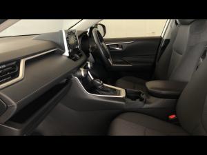 Toyota RAV4 2.0 GX auto - Image 7