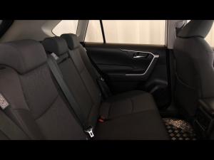 Toyota RAV4 2.0 GX auto - Image 12