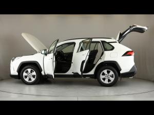 Toyota RAV4 2.0 GX auto - Image 26