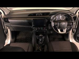 Toyota Hilux 2.4GD-6 double cab 4x4 Raider manual - Image 6