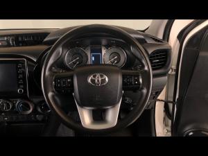 Toyota Hilux 2.4GD-6 double cab 4x4 Raider manual - Image 8