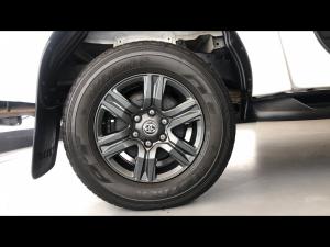 Toyota Hilux 2.4GD-6 double cab 4x4 Raider manual - Image 20