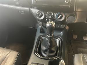 Toyota Hilux 2.8GD-6 Xtra cab Legend manual - Image 13