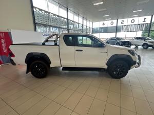 Toyota Hilux 2.8GD-6 Xtra cab Legend manual - Image 3