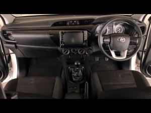 Toyota Hilux 2.4GD-6 single cab Raider manual - Image 6