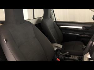 Toyota Hilux 2.4GD-6 single cab Raider manual - Image 12