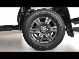 Toyota Hilux 2.4GD-6 single cab Raider manual - Image 19